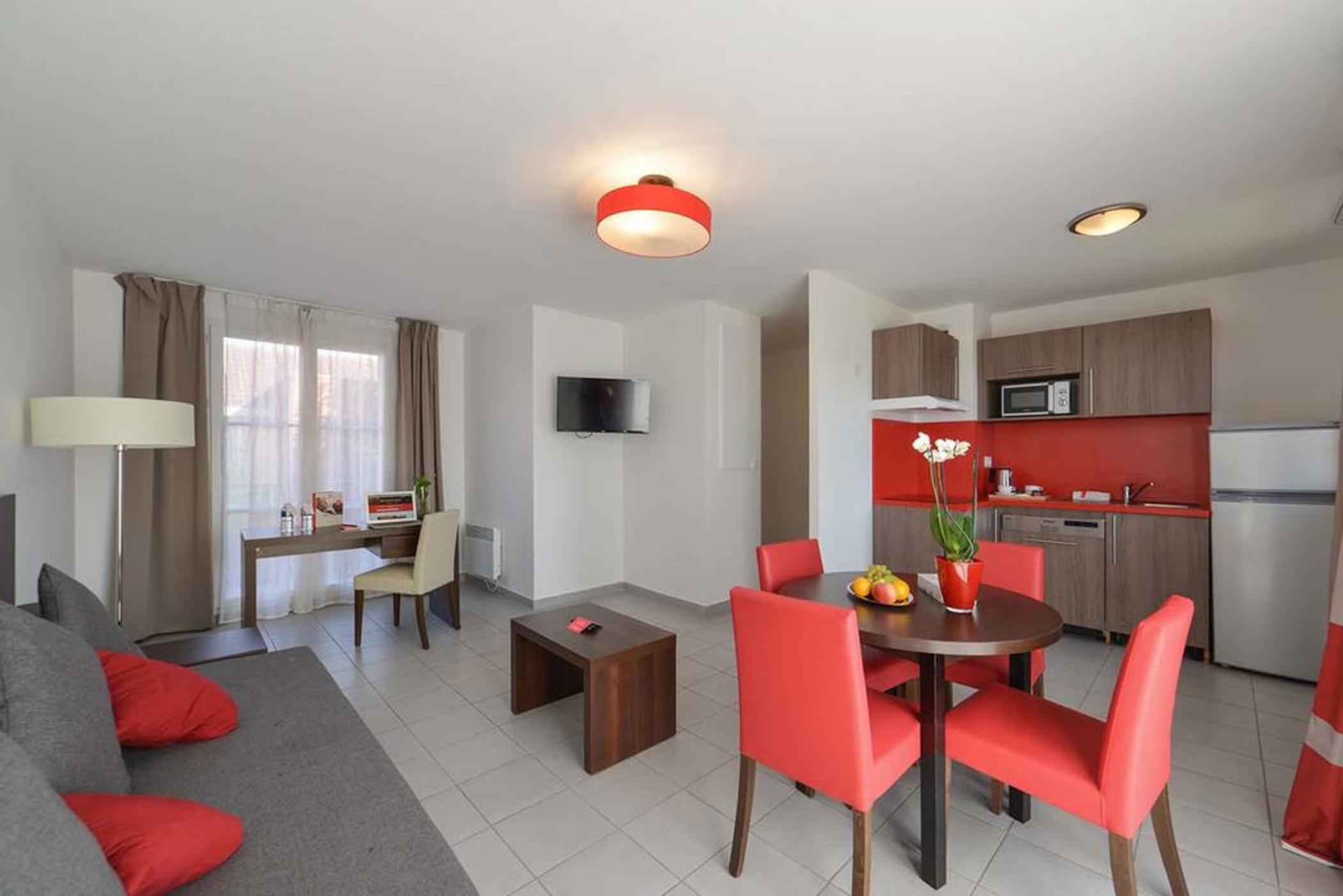 Appart'city Confort St Quentin En Yvelines - D'arcy Apart-hotel Bois-dʼArcy